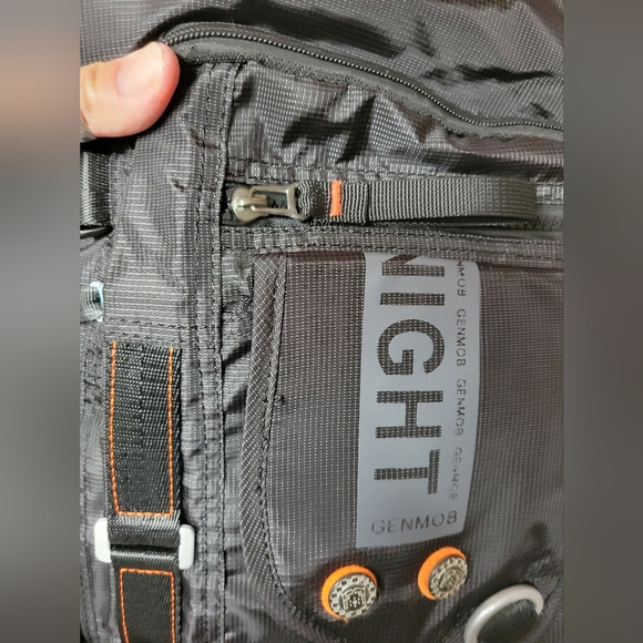 🛒🛍️💥Nwot Genmob sling bag for men new condition no flaws nice bag - Picture 4 of 9